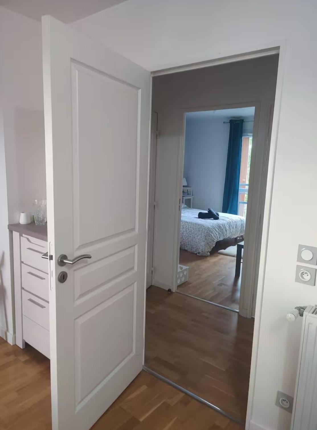 Logement A Cote De L'Aeroport Orly Athis-Mons Luaran gambar